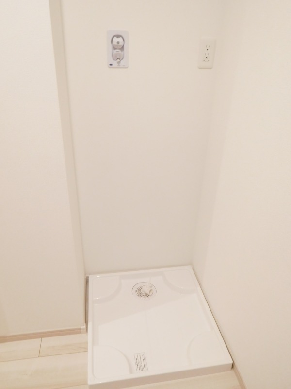 Lily東中山2階 室内洗濯機置場