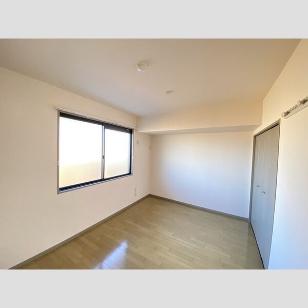 ルミエール岡本202号室 北側洋室