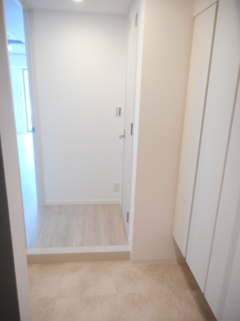 エムフラット秋葉原 玄関