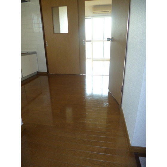 ハイツ　リバーランド 内観