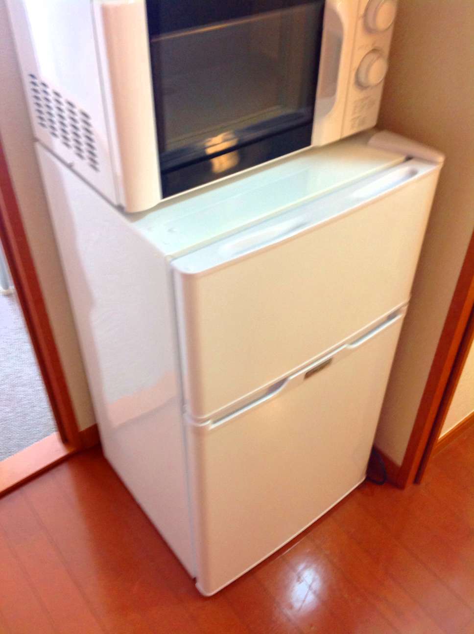 レオパレスリバティー308号室 電子レンジ・冷蔵庫