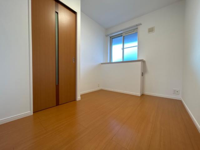 ライジング・サン203号室 寝室