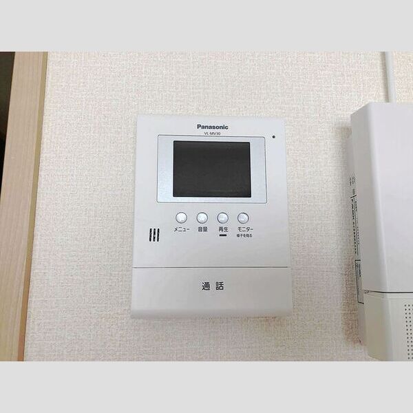 セジュール本町201号室 モニター付インターホン