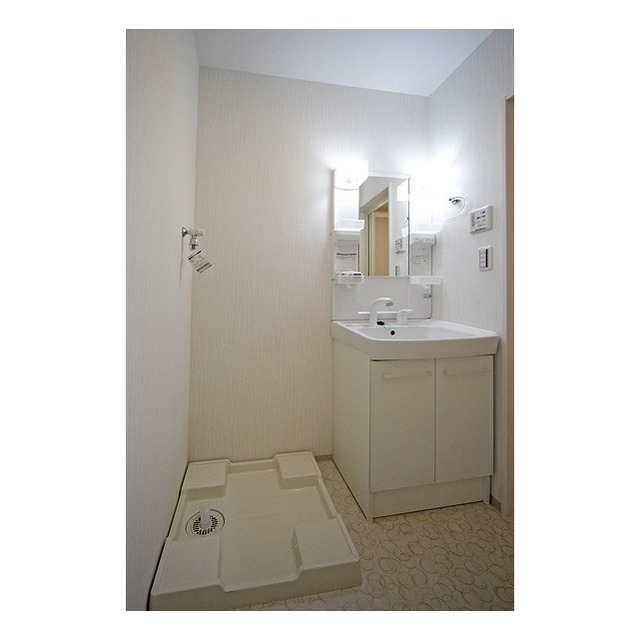 レザン　ベルク102号室 洗濯機用防水ﾊﾟﾝ＆逆止弁付水栓