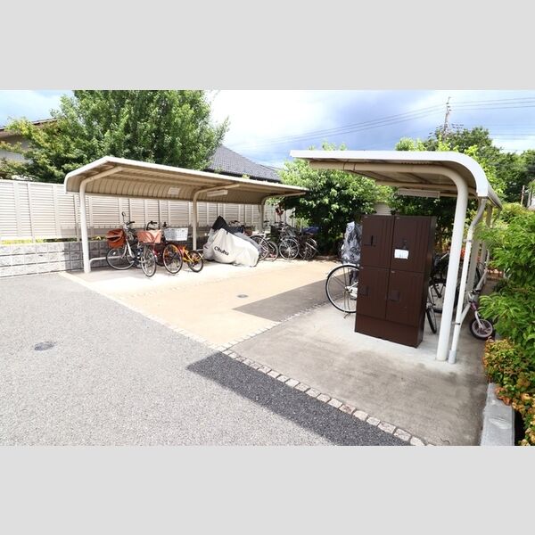 ストーク本郷 駐輪場
