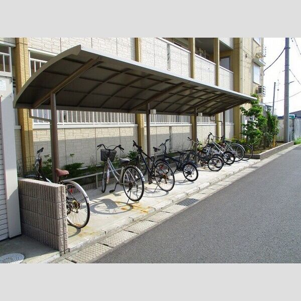 ルクティア 駐輪場