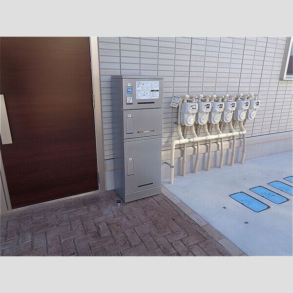 フィオーレ北子安301号室 宅配BOX