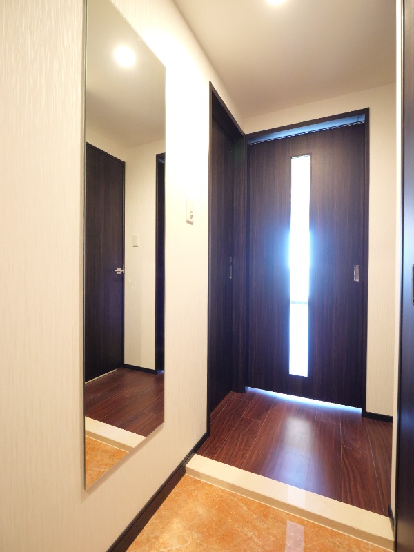 プレジオ川口ASIAN6階 玄関