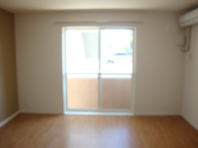 葉山レジデンスⅡ201号室 ＬＤＫ