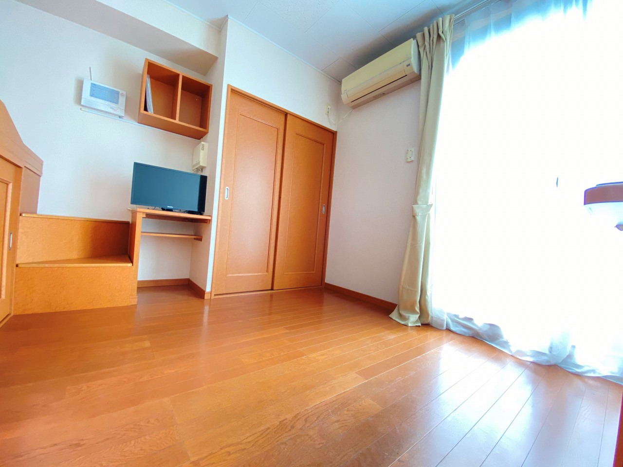 レオパレスエトワール松原 リビング