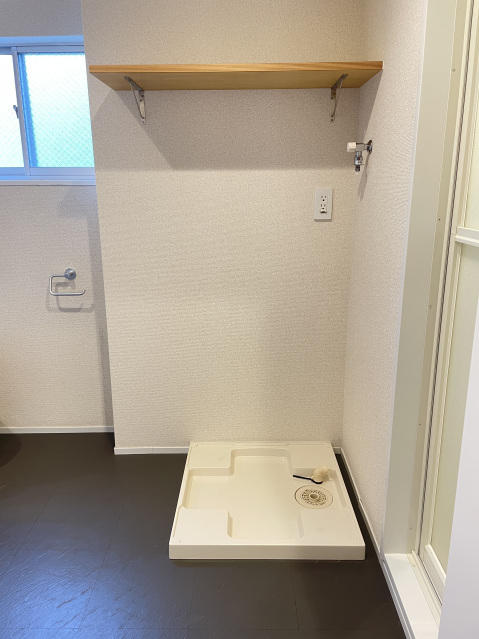 OWN APARTMENT 一之江102号室 洗濯機置場