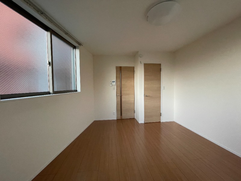 ＢＬＵＥ　ＬＥＡＦ 内観