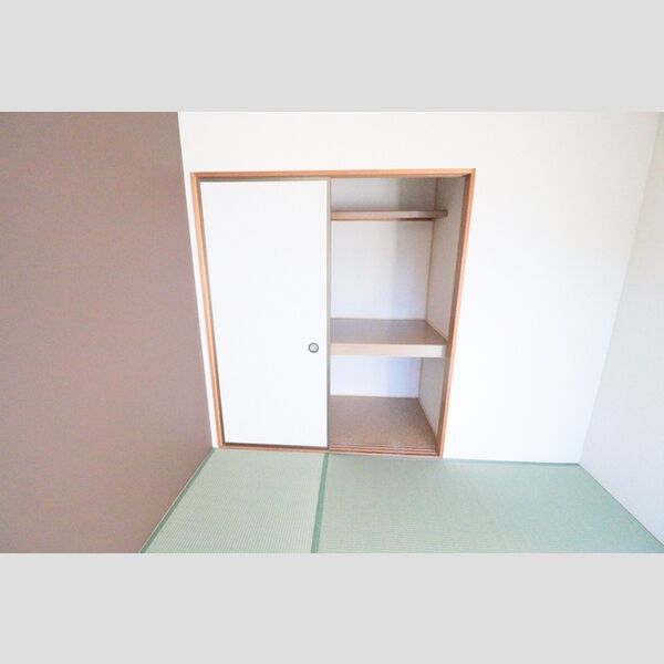 グレイスOJIMA　C 押入(和室6帖)