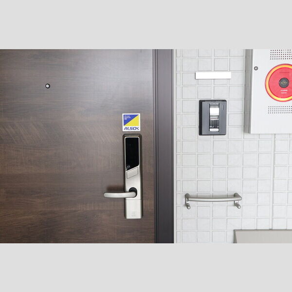 ソレイユ　ラ　コリーヌ東川口 玄関