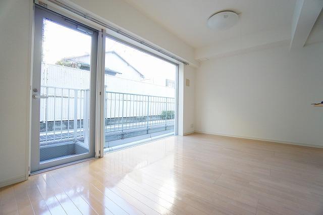 アーバンフラッツ目黒本町 居室、リビング