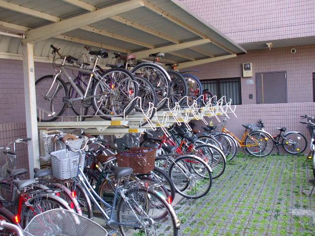 ア・ボートルサンテ東館4階 駐輪場有 大型バイク駐輪可能