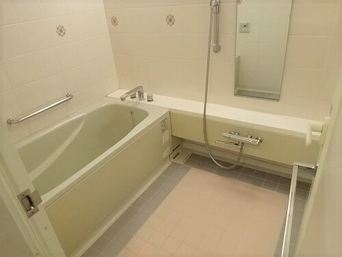 ライオンズステージ上野毛 浴室　※2023年2月撮影