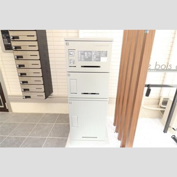 ルボワ　エスト 宅配ボックス