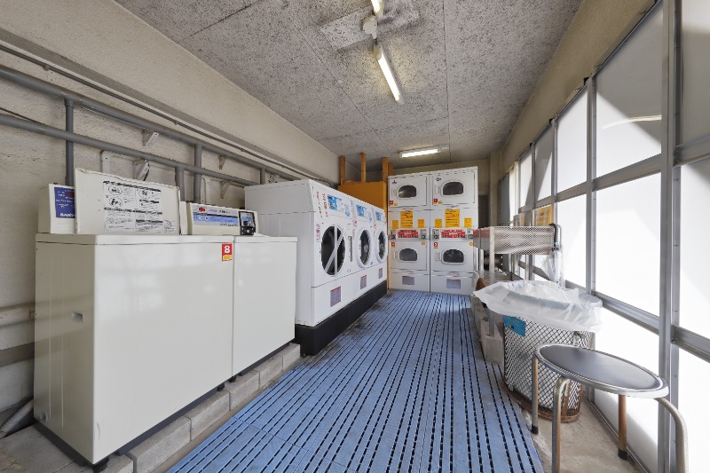 五反田サンハイツ5階 コインランドリー