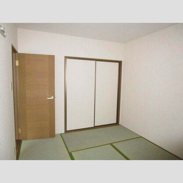 リヴィエール101号室 和室