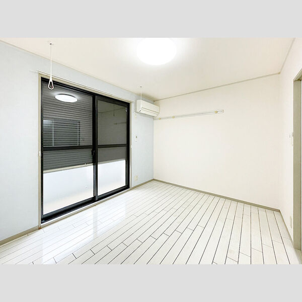 ヴァンベール東川口　Ⅴ103号室 洋室6帖