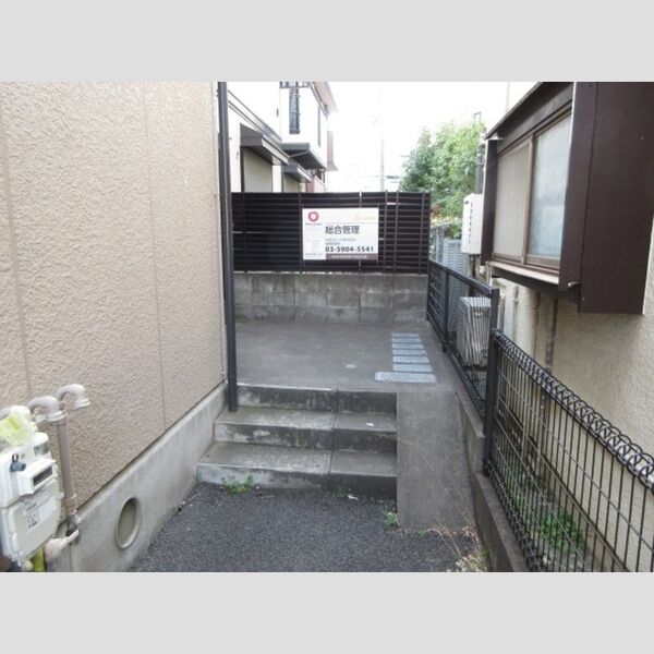 パルコート 道路からの通路