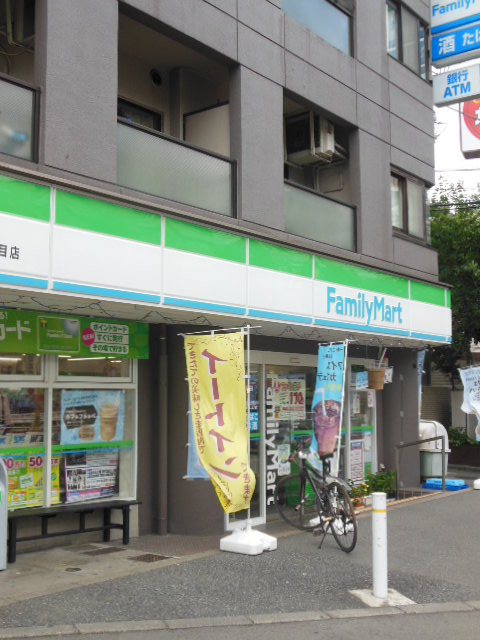 ガラ・シティ高井戸3階 【コンビニエンスストア】ファミリーマート高井戸西一丁目店まで229ｍ