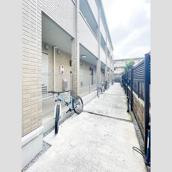 モンテローザ301号室 駐輪場