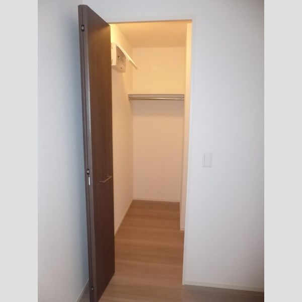 ロイヤルレジデンスⅡ102号室 収納