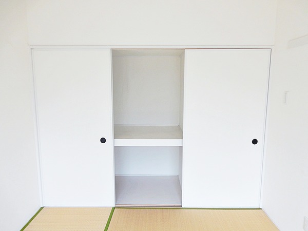 ピュアハイツ長洲301号室 収納