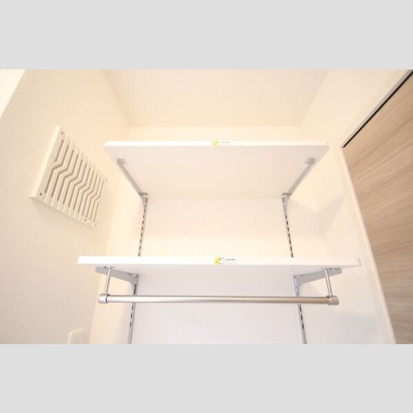 セレスティア大谷田305号室 洗面所可動棚