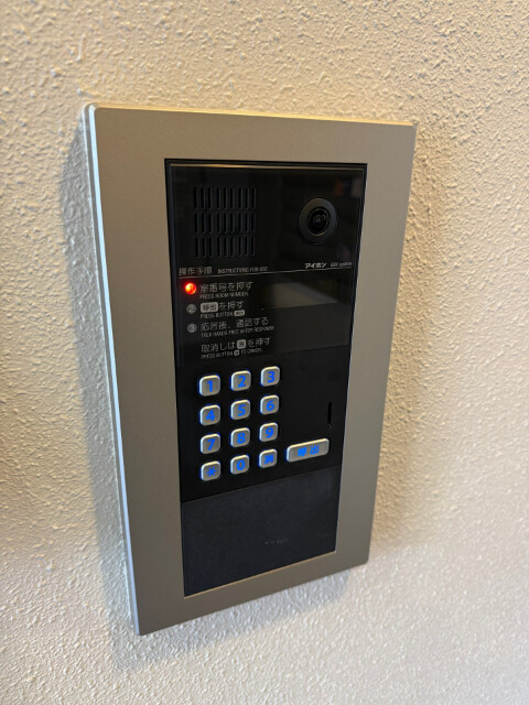 ケイフラット根岸2階 明るいエントランス☆