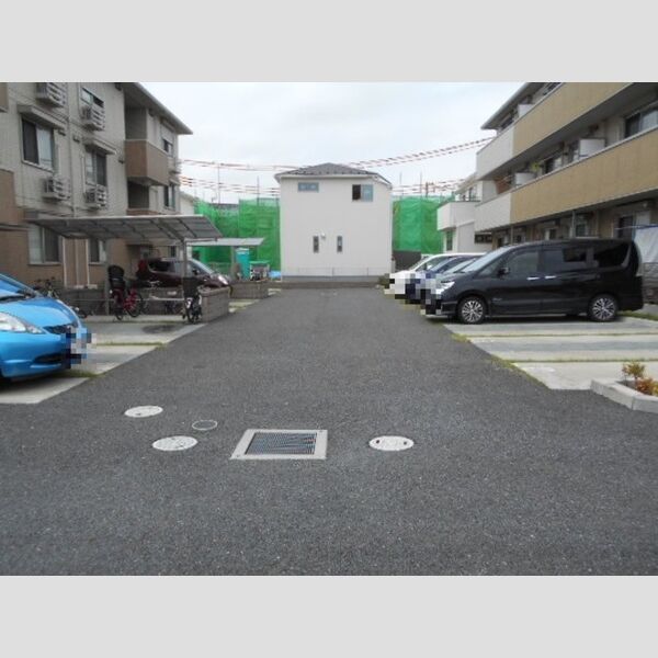 プレミール　B 駐車場