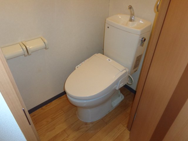 パラシオン平塚 シャワー付トイレ