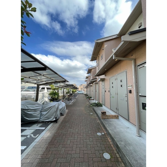 Ｃｒｅｓｅｒ203号室 屋根付き駐輪場