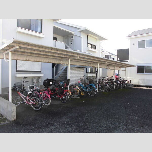 ヴィラモデルナ　A 駐輪場