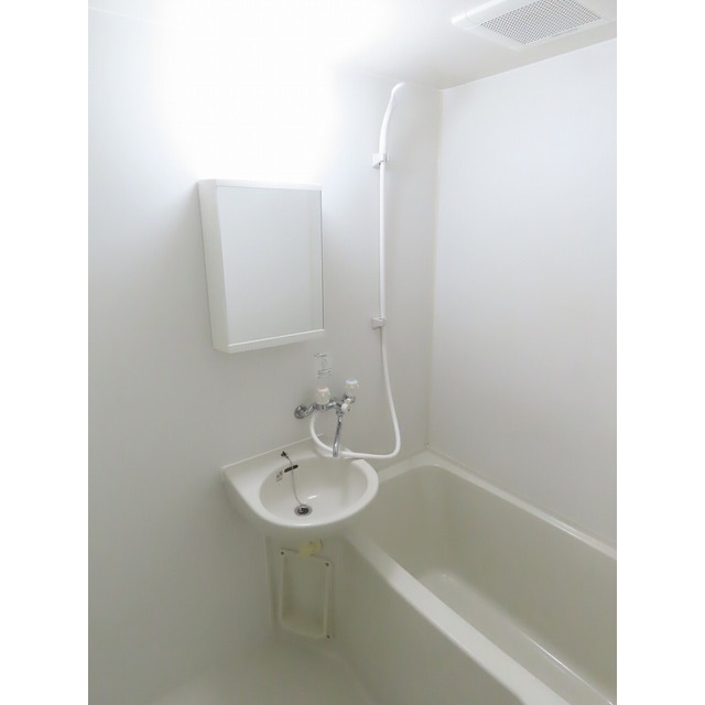 モリエム本鵠沼102号室 お風呂