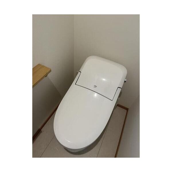 目黒区鷹番1丁目戸建賃貸B号室 トイレ