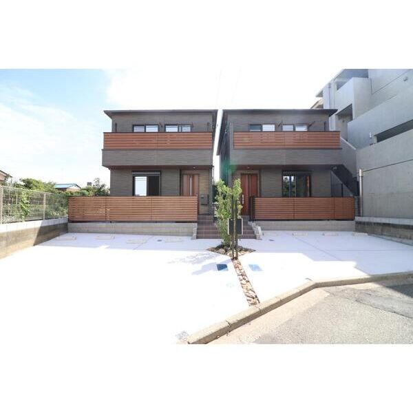 港北区樽町3丁目戸建B棟の外観画像