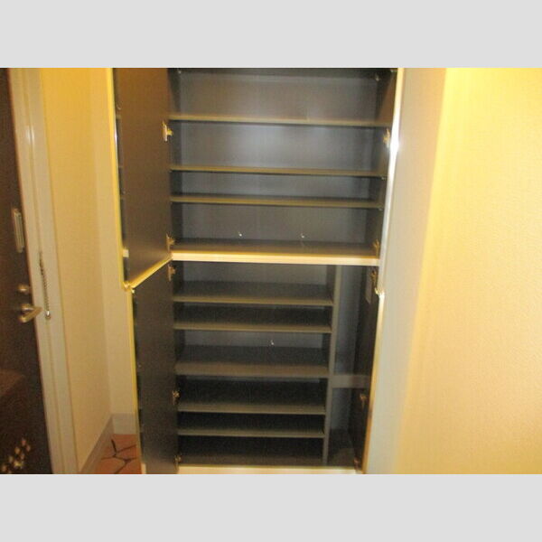 ロイアルパレスシマ206号室 206(シューズボックス)