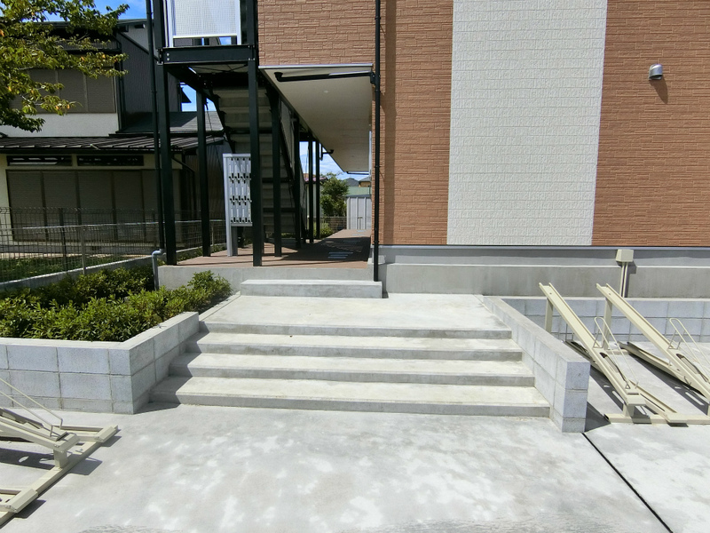 リブリ・エトワール湘南3階 エントランス