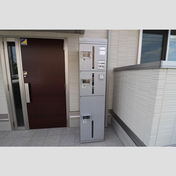 アンソレイエ101号室 宅配BOX