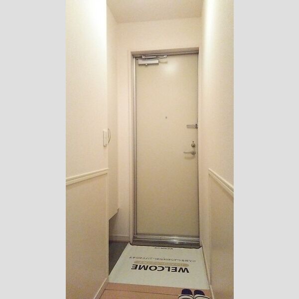 ヴェルデ神明町205号室 玄関