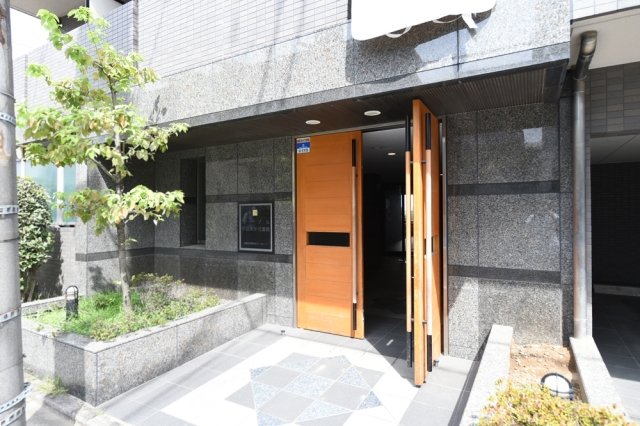 ルーブル学芸大学弐番館 エントランス