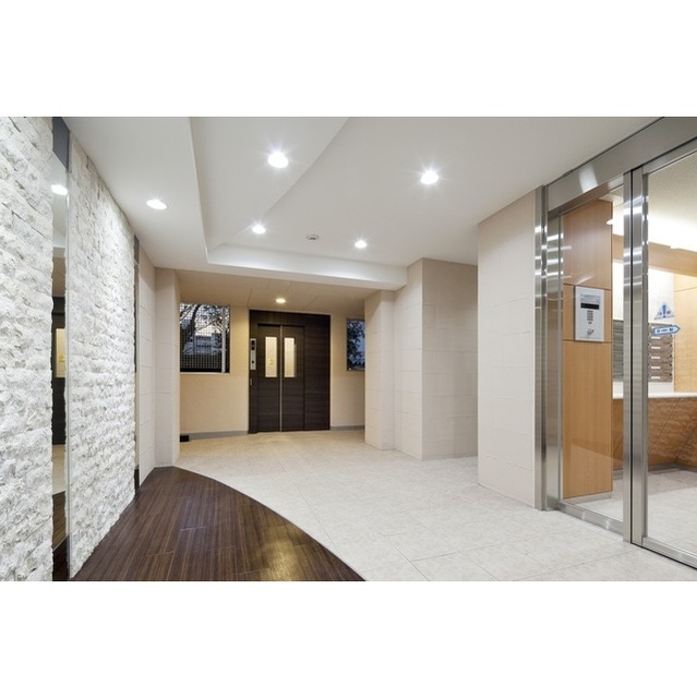 レフィナード205号室 エントランス