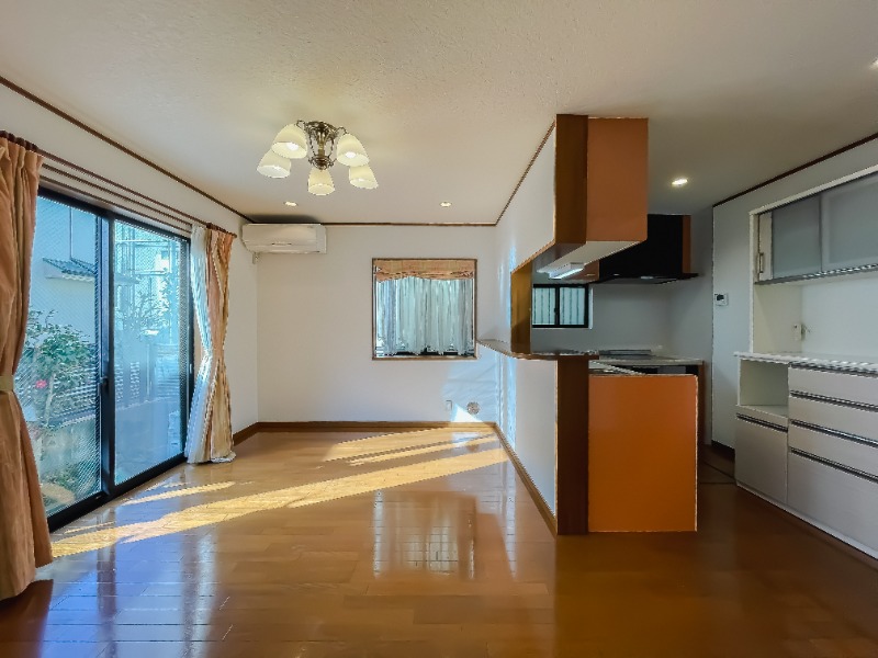 下連雀５丁目貸家 リビング