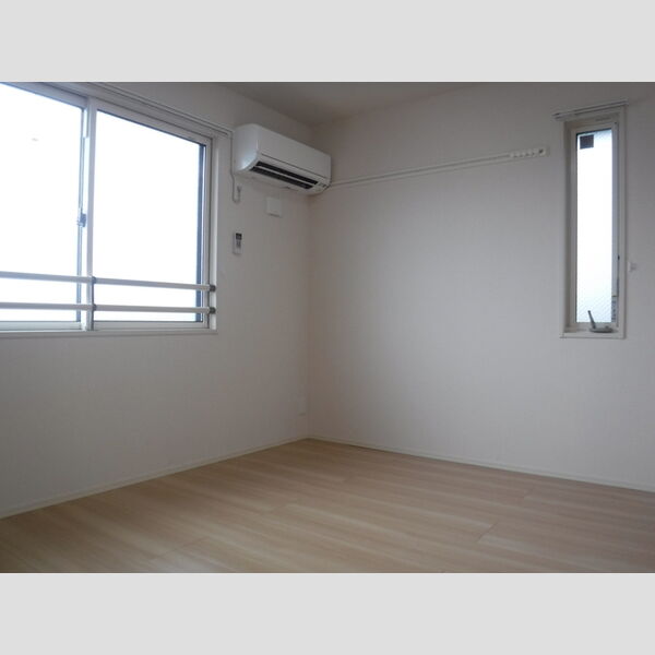 ラテル301号室 洋室