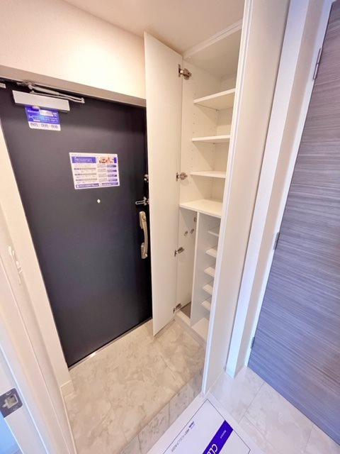 レジディア三軒茶屋Ⅲ6階 収納