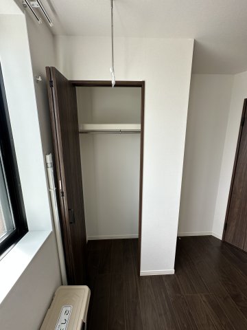 ベル エスペース クローゼットタイプで収納力豊富です♪