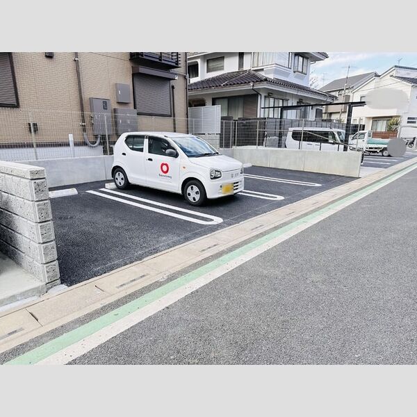 グランウィステリア 駐車場